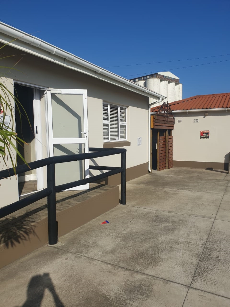 9 Bedroom Property for Sale in Greenfields Eastern Cape